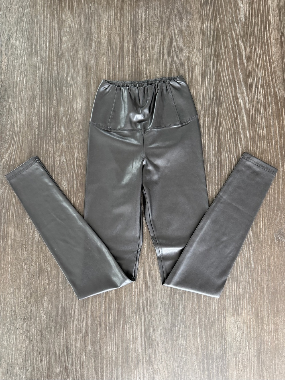 Wilfred Free Faux Leather Leggings Black